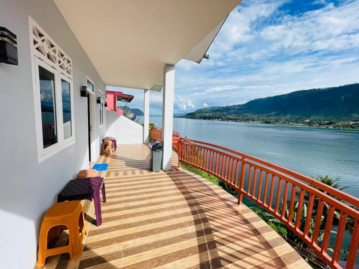 Vandu'S View Guest House & Restaurant Tuk Tuk Exterior photo